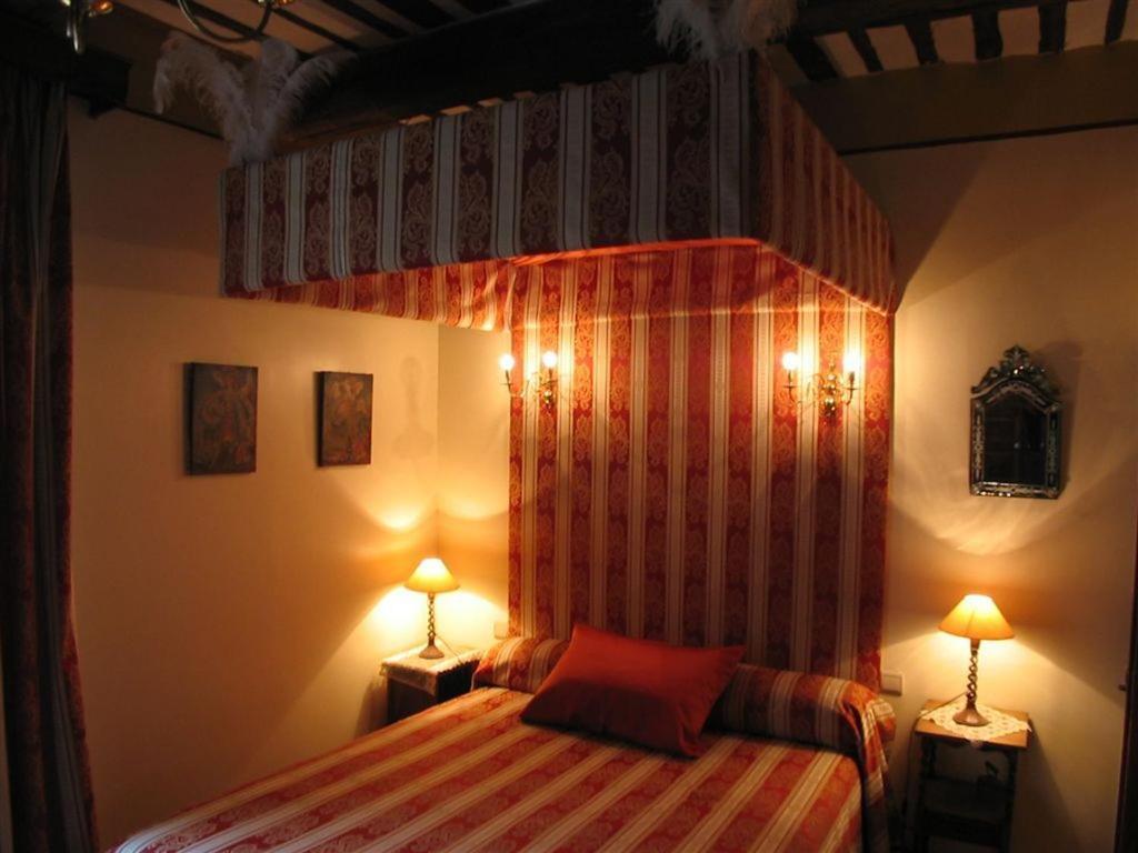 Bize De La Tour Bed & Breakfast Saint-Bonnet-du-Gard Room photo