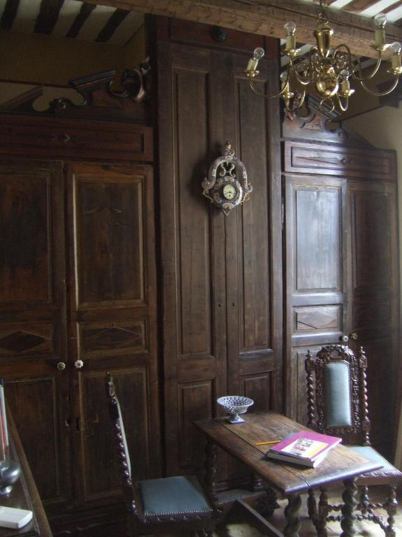 Bize De La Tour Bed & Breakfast Saint-Bonnet-du-Gard Room photo