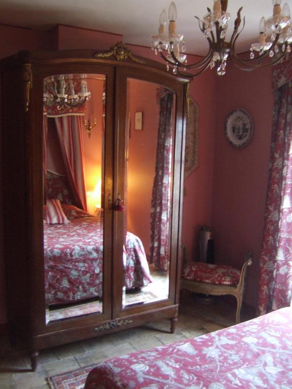 Bize De La Tour Bed & Breakfast Saint-Bonnet-du-Gard Room photo