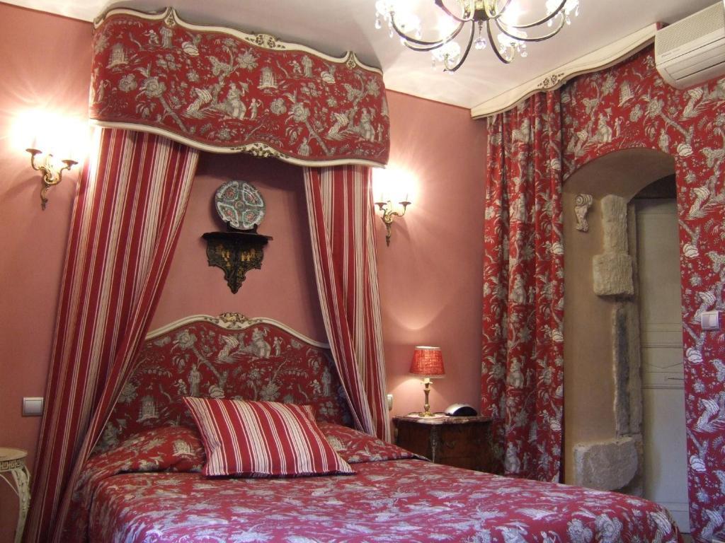 Bize De La Tour Bed & Breakfast Saint-Bonnet-du-Gard Room photo